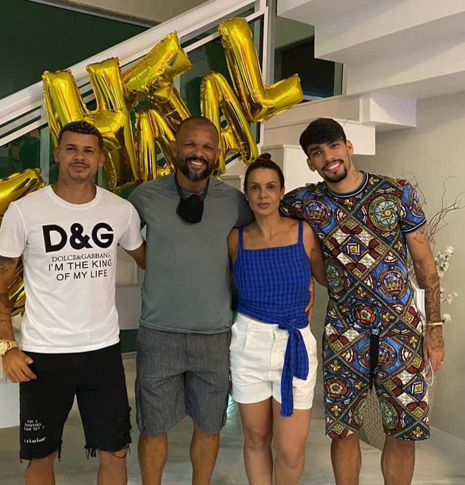 Matehus, Marcelo (pai dos meninos), Cris e Lucas (Foto: Reprodução/Instagram)