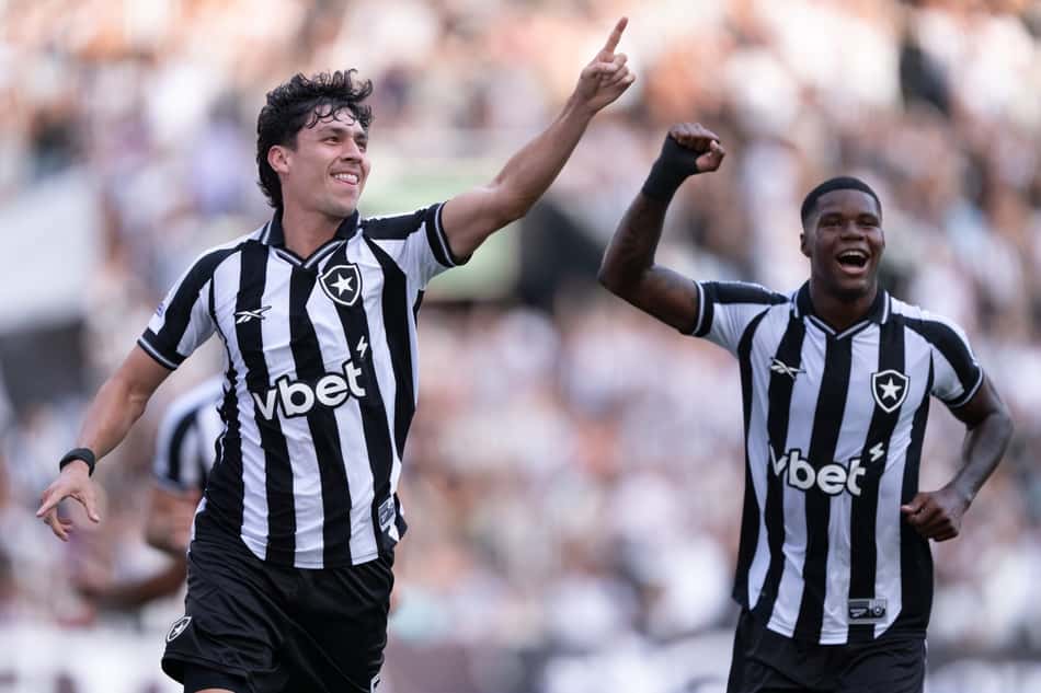 Ferraresi comemora seu gol no jogo do Botafogo contra o Remo (Foto: Vítor Silva/Botafogo)