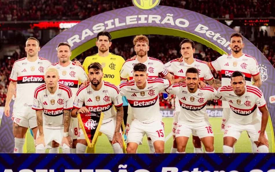 Jogadores do Flamengo na partida contra o Athletico (Foto: Adriano Fontes/Flamengo)