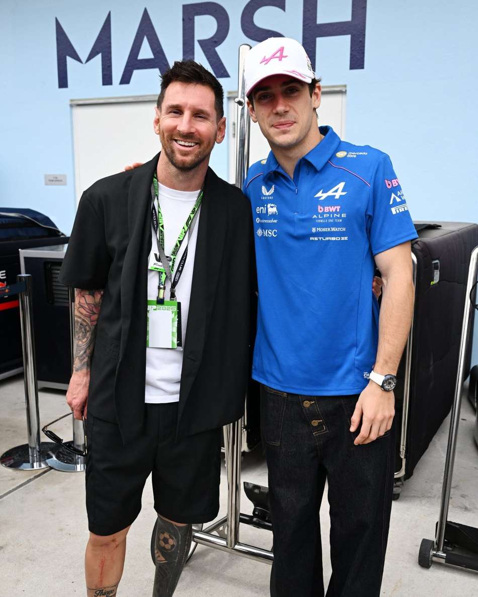 Os argentinos Lionel Messi e Franco Colapinto no GP de Miami (Foto: Reprodução/F1)