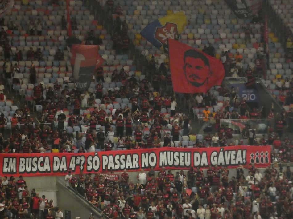Faixa da torcida do Flamengo contra o Palmeiras (Foto: Lucas Bayer/Lance!)