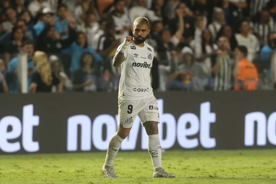 Gabigol comemora seu gol contra o Vitória
