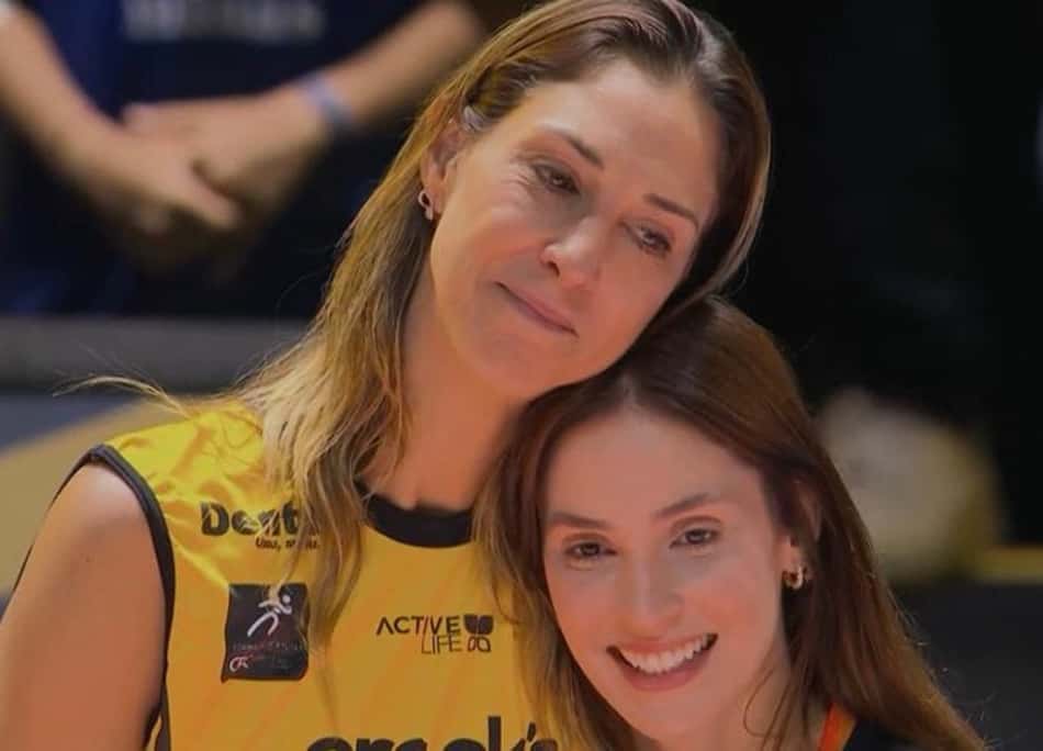Carol Gattaz e Camila Brait se aposentam do vôlei juntas e são homenageadas na final da Superliga (Foto: Reprodução/X)