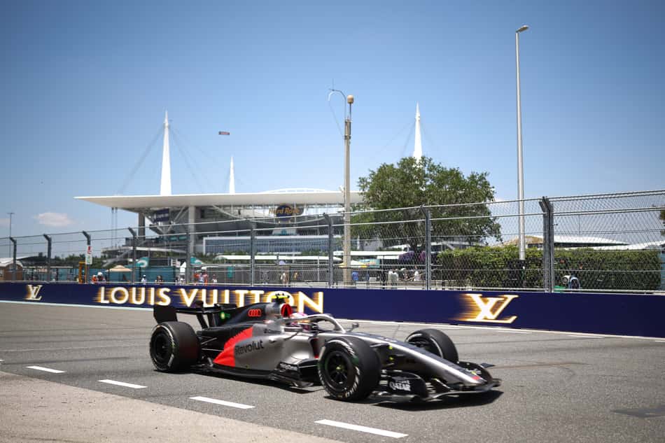 Gabriel Bortoleto no GP de Miami pela F1 2026 (Foto: CHARLY TRIBALLEAU / AFP)