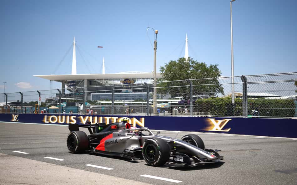 Gabriel Bortoleto no GP de Miami pela F1 2026 (Foto: CHARLY TRIBALLEAU / AFP)