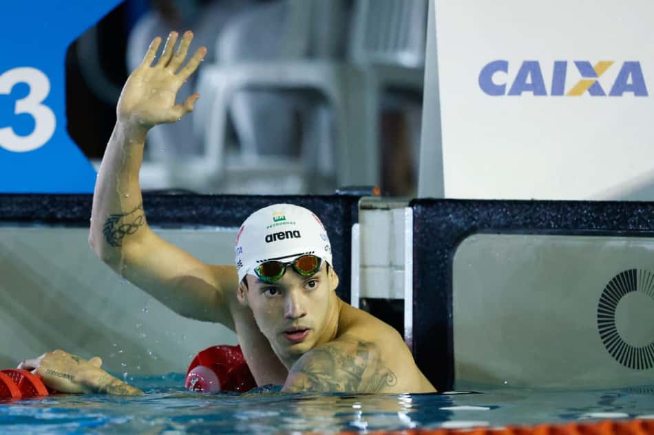 Guilherme Caribé comemora vitória na final dos 100m livre no Troféu Maria Lenk 2026 (Foto: Satiro Sodré/SSPress/CBDA)