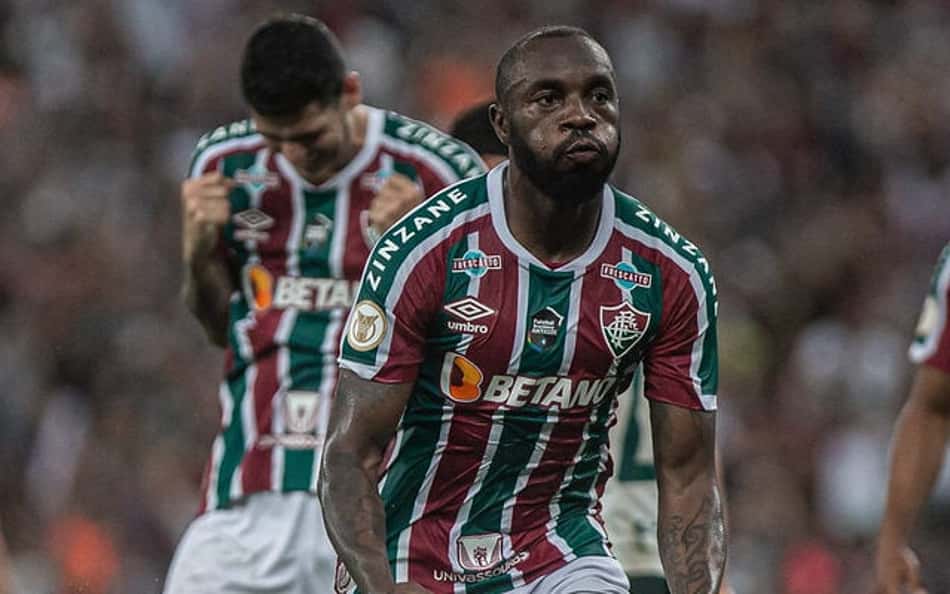 Campeão da Libertadores pelo Fluminense posta vídeo de despedida