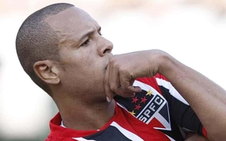 Corinthians 1 x 2 São Paulo no Brasileirão 2012; virada com dois de Fabuloso no Pacaembu