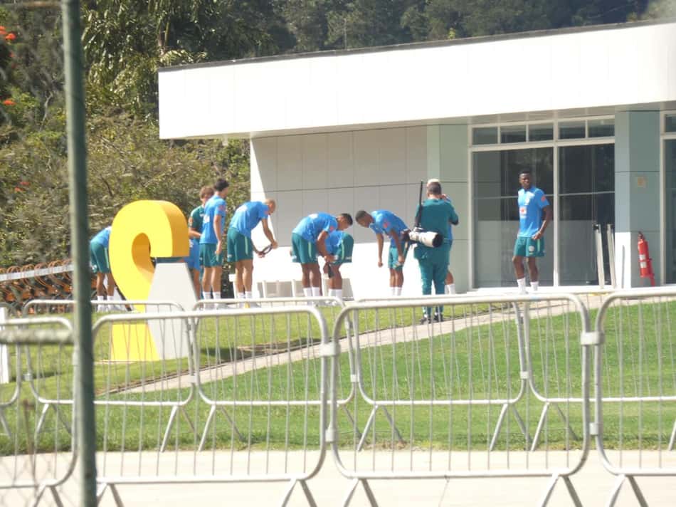 Jogadores da Seleção durante treino na Granja (Foto: Lucas Bayer/Lance!)