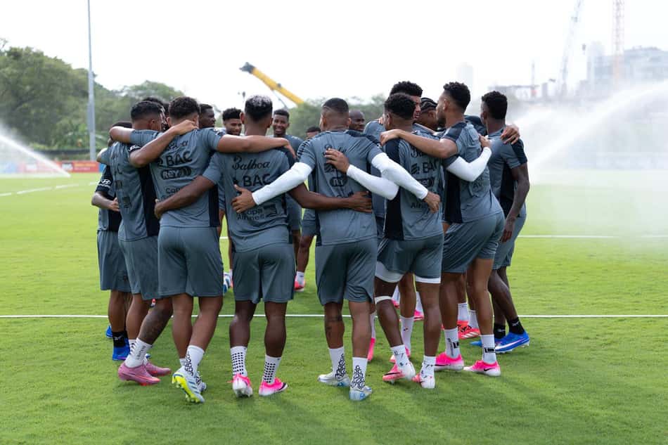 Jogadores do Panamá durante treino (Foto: Divulgação/X)