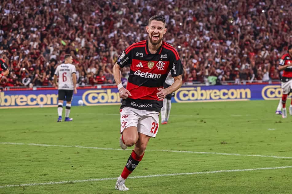 Jorginho comemora seu gol em Flamengo x Vasco no Maracanã