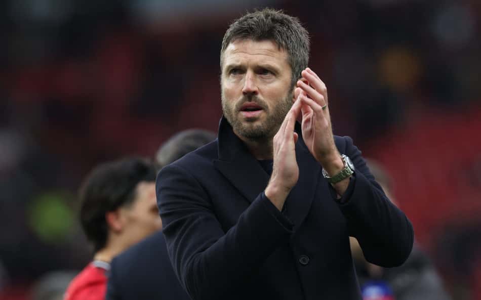 Manchester United oficializa Michael Carrick como técnico permanente