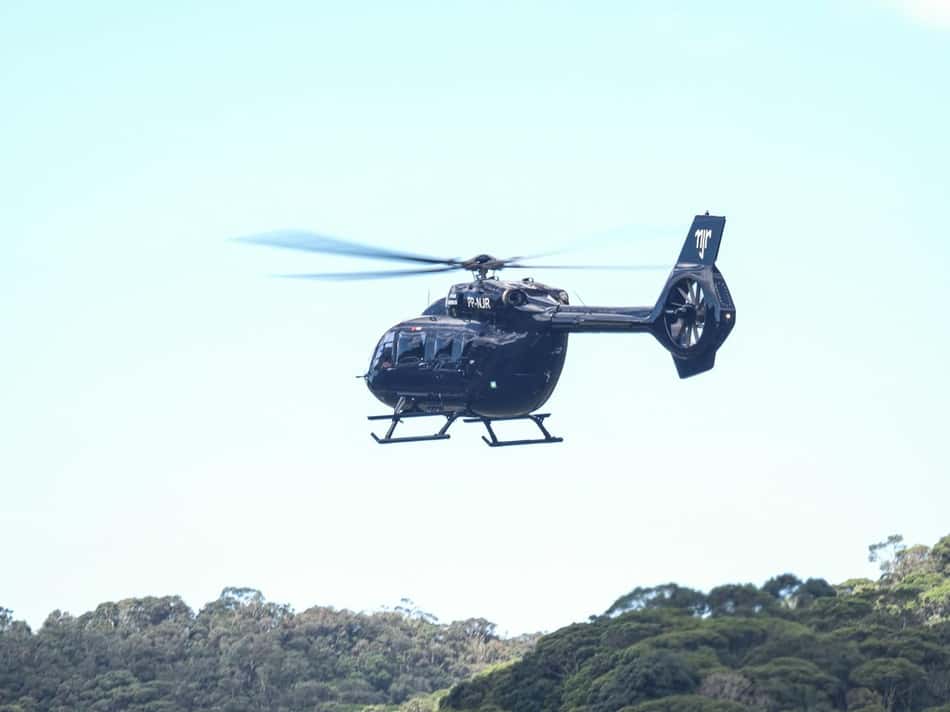 Neymar chega em helicóptero próprio para se juntar à Seleção na Granja Comary, em Teresópolis
