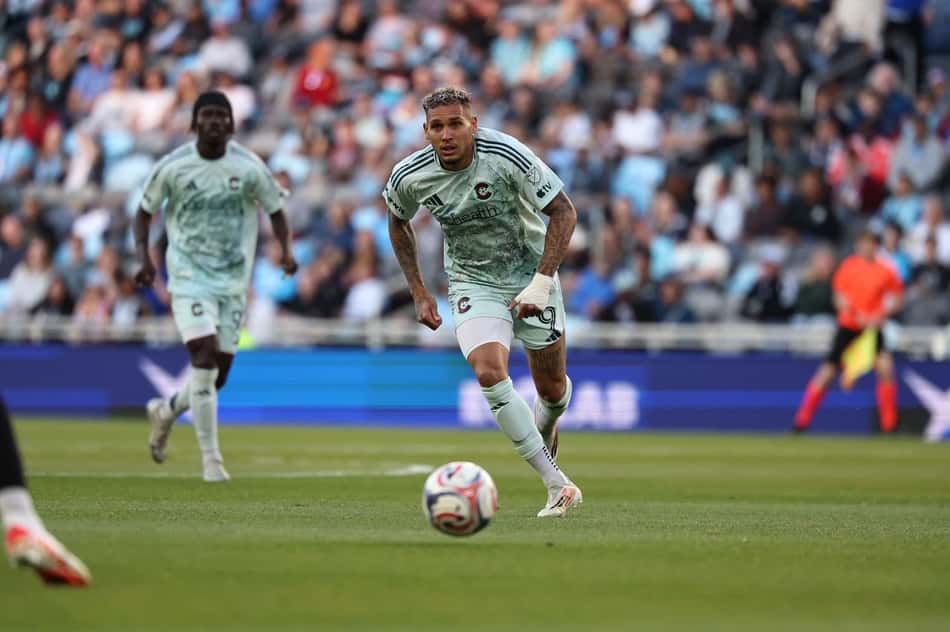 Rafael Navarro em ação pelo Colorado Rapids (Foto: Divulgação/Colorado Rapids)