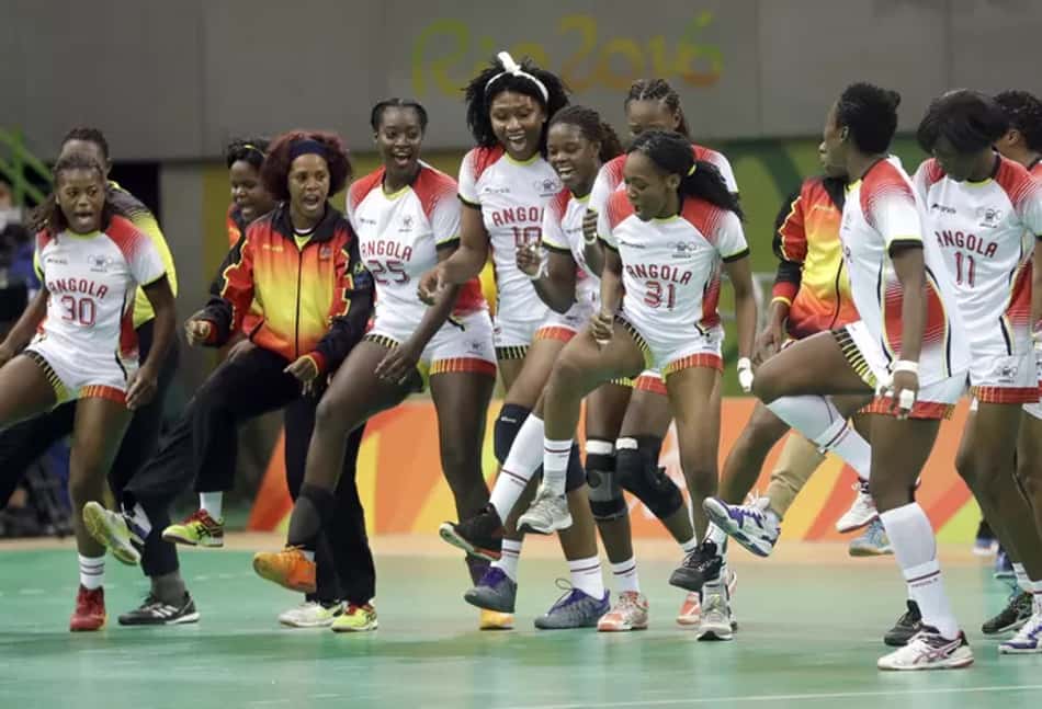 Time de handball da Angola nas Olimpíadas do Rio 2016 (Foto: AP)