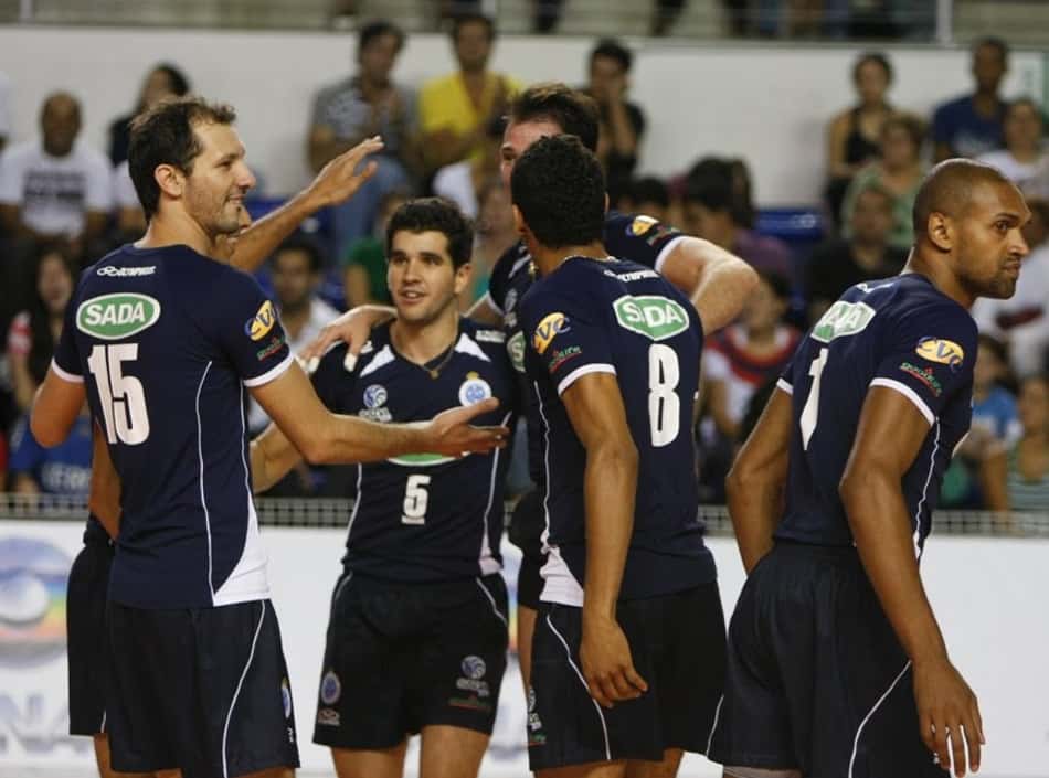 Elenco do Sada Cruzeiro na Superliga Masculina 09/10 (Foto: Reprodução)
