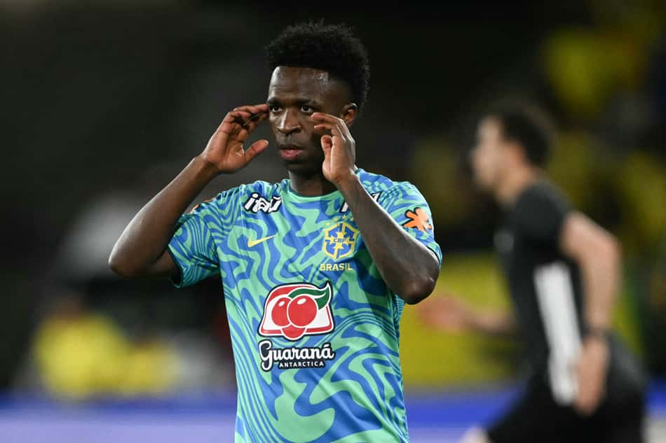 Vini Jr no aquecimento para Brasil x Panamá no Maracanã