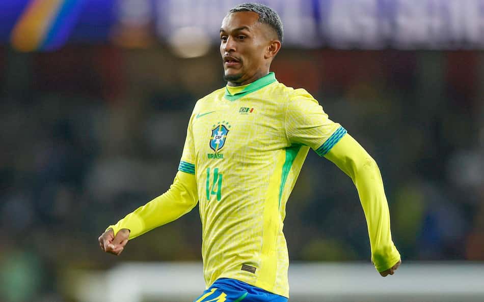 Na pré-lista de Ancelotti, Wesley concorre a prêmio de 'Jogador da Temporada' na Itália