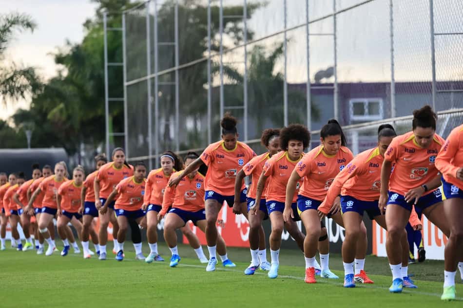 Seleção comandada por Arthur Elias se prepara para enfrentar os EUA. (Lívia Villas Boas/CBF)