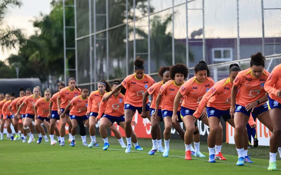 Seleção Feminina treina no CT do Corinthians para enfrentar os EUA