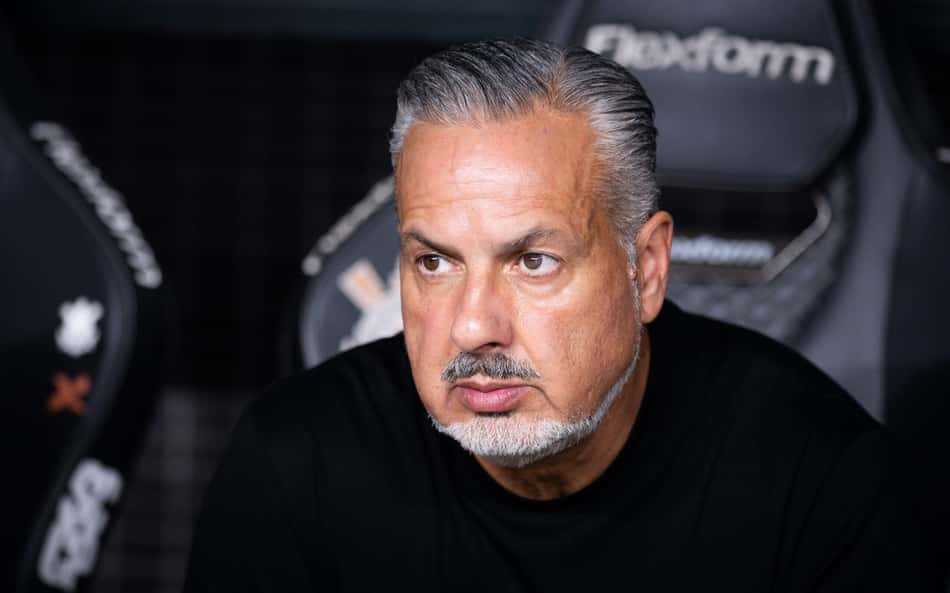 Diretor do Flamengo reclama de convocação de Neymar para a Copa e vê injustiça com Pedro