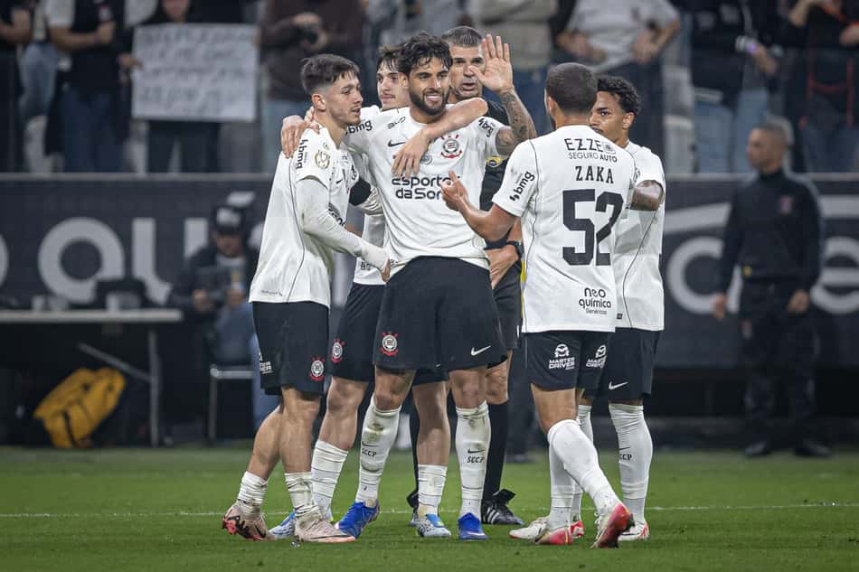Salários do elenco do Corinthians estão em atraso (Foto: Phd Press/Thenews2/Folhapress)