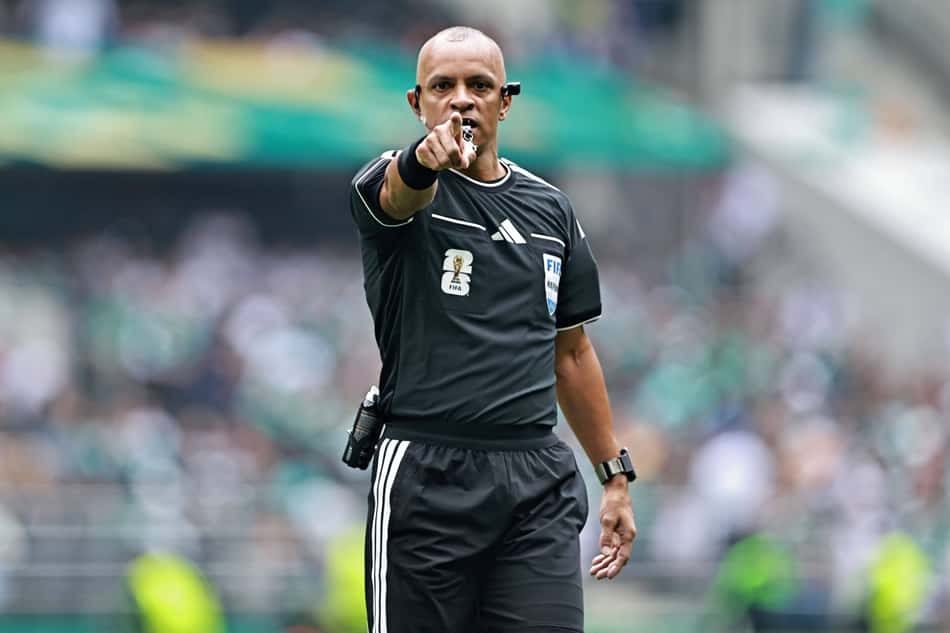 Wilton Pereira Sampaio virou alvo de críticas em Noruega x Senegal. (Foto: Folhapress)