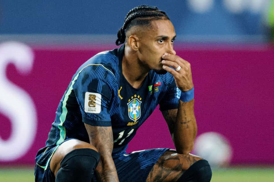 Raphinha sofreu nova lesão e é desfalque da Seleção Brasileira (Foto: Marcelo Machado de Melo /Fotoarena/Folhapress)