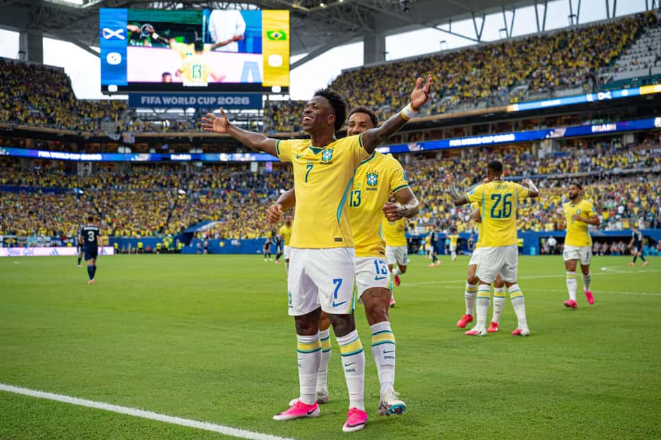 Vini Jr comemora gol marcado contra a Escócia