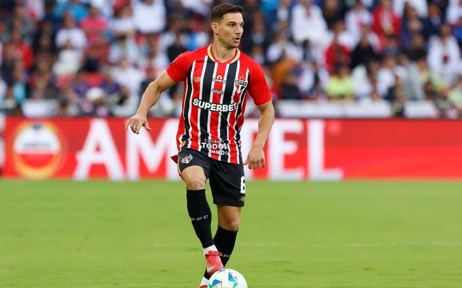 Cédric Soares