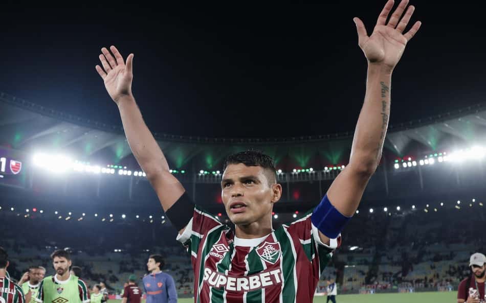 Torcida do Fluminense manda recado a Thiago Silva após retorno