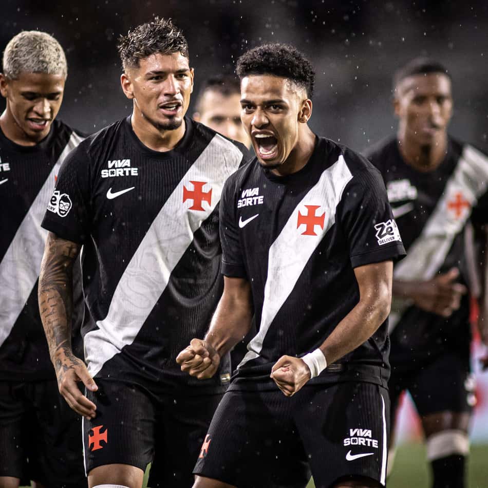 Brenner comemora o gol do Vasco na vitória por 2 a 0 no Campeonato Carioca de 2025 