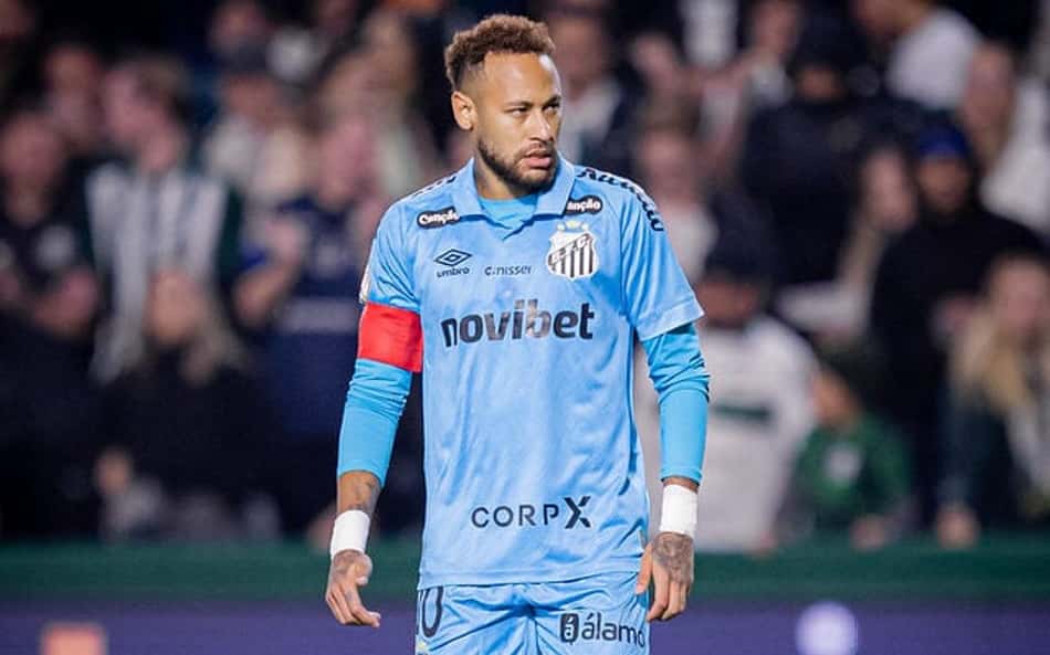 Camisa azul inspirada em Neymar rende R$ 6,5 milhões ao Santos em um ano