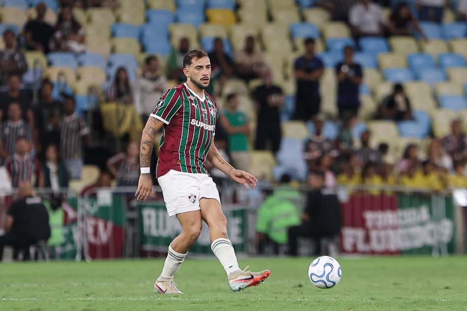 Freytes em ação pelo Fluminense contra o Bolívar (Foto: Lucas Merçon/ Fluminense FC)