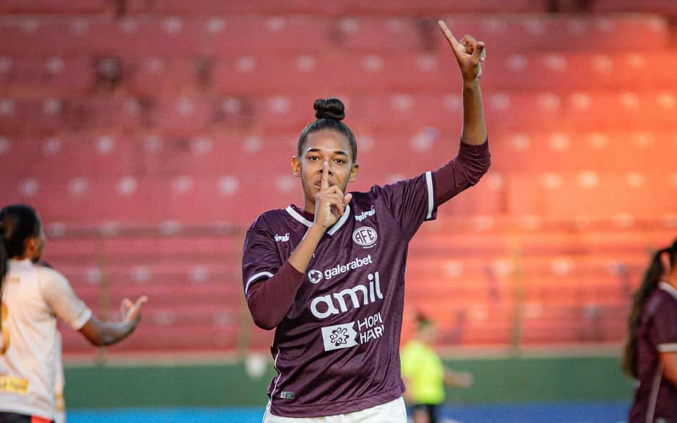 Como conselho de ex-treinadora ajudou zagueira da Ferroviária a marcar 7 gols em 10 jogos