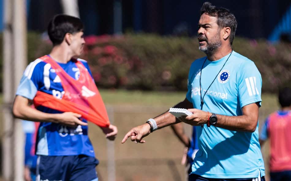 Lideranças do Cruzeiro revelam análise de Artur Jorge sobre primeiro semestre