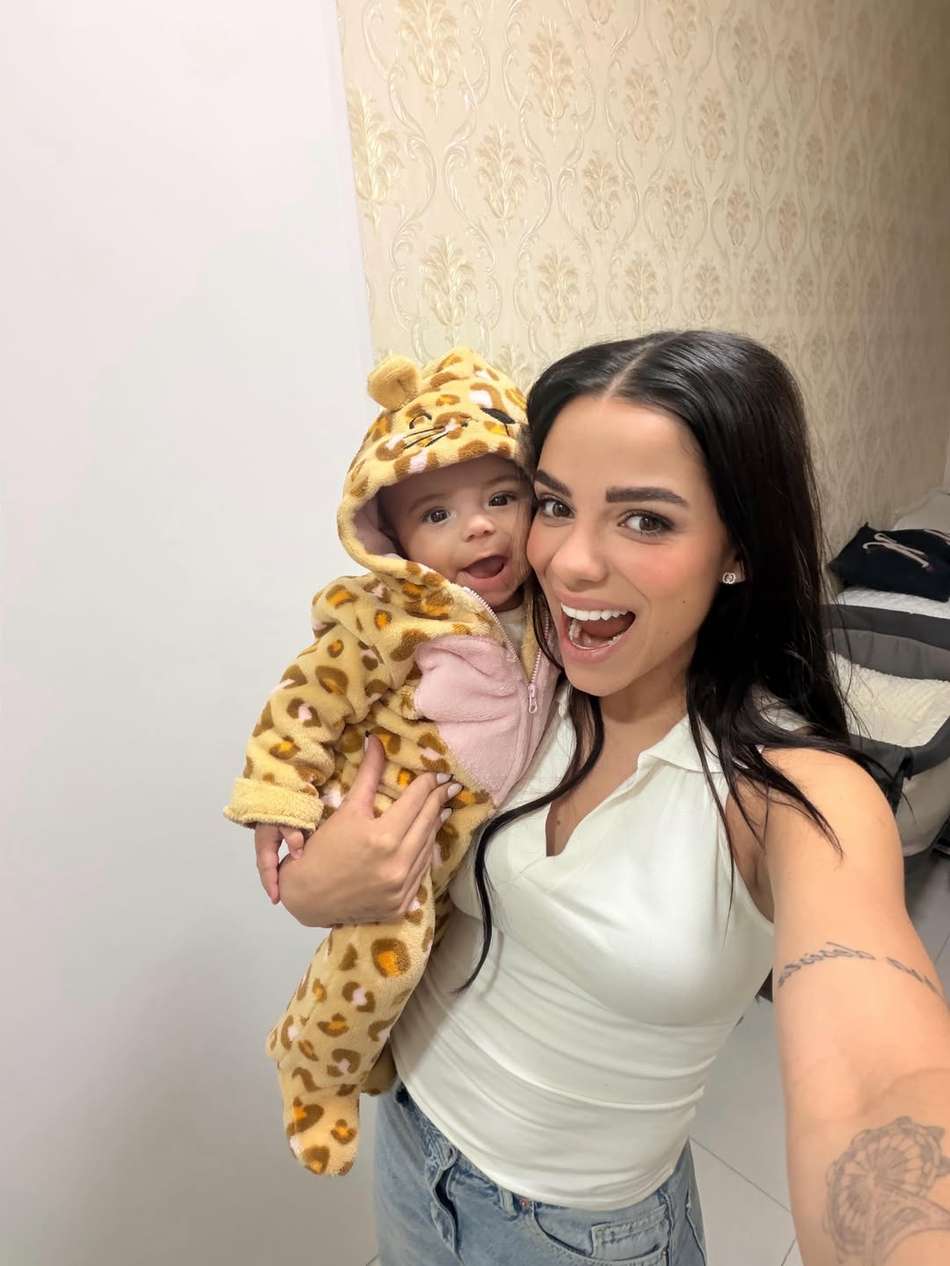 Key Alves com a filha Rosamaria, que completou cinco meses recentemente (Foto: Reprodução/Instagram)