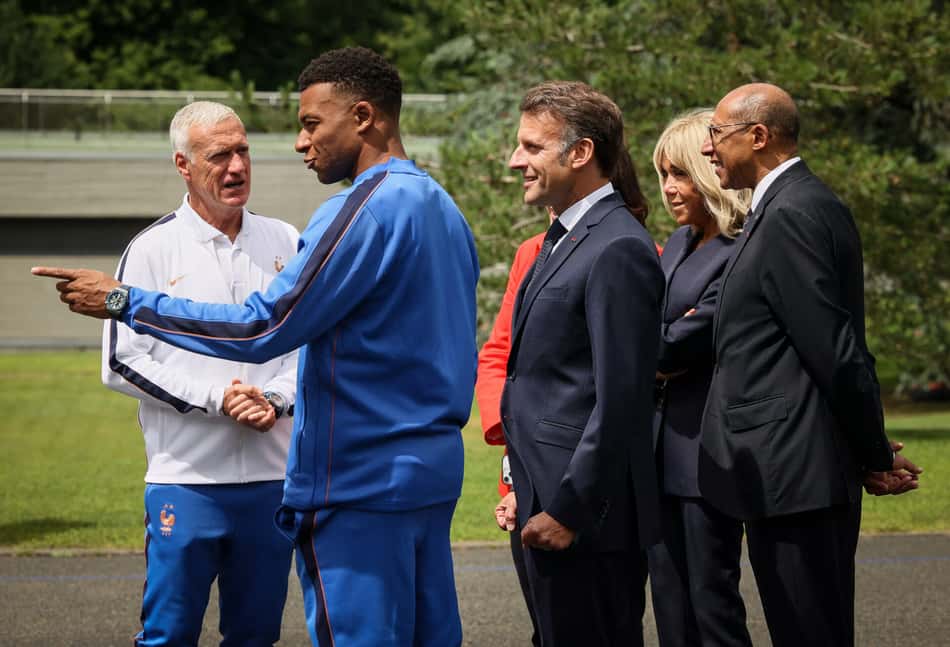 mbappé didider deschamps emanuel macron