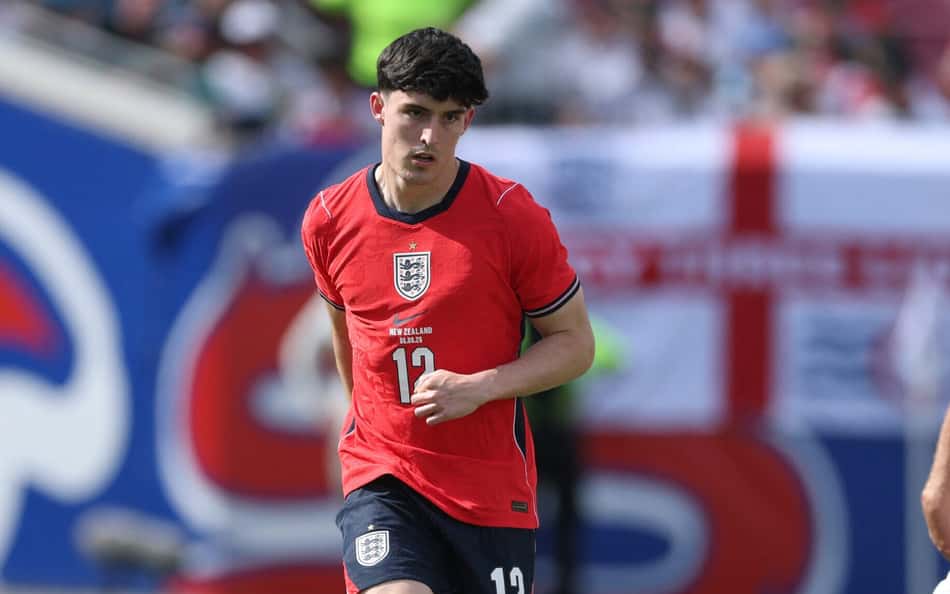 Baixa na Inglaterra: Tino Livramento deve ser cortado da Copa do Mundo após sofrer lesão