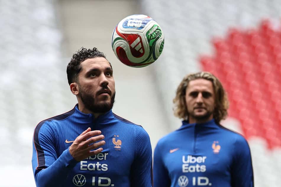 Cherki no treino da França para a Copa do Mundo (Foto: SIMON WOHLFAHRT / AFP)