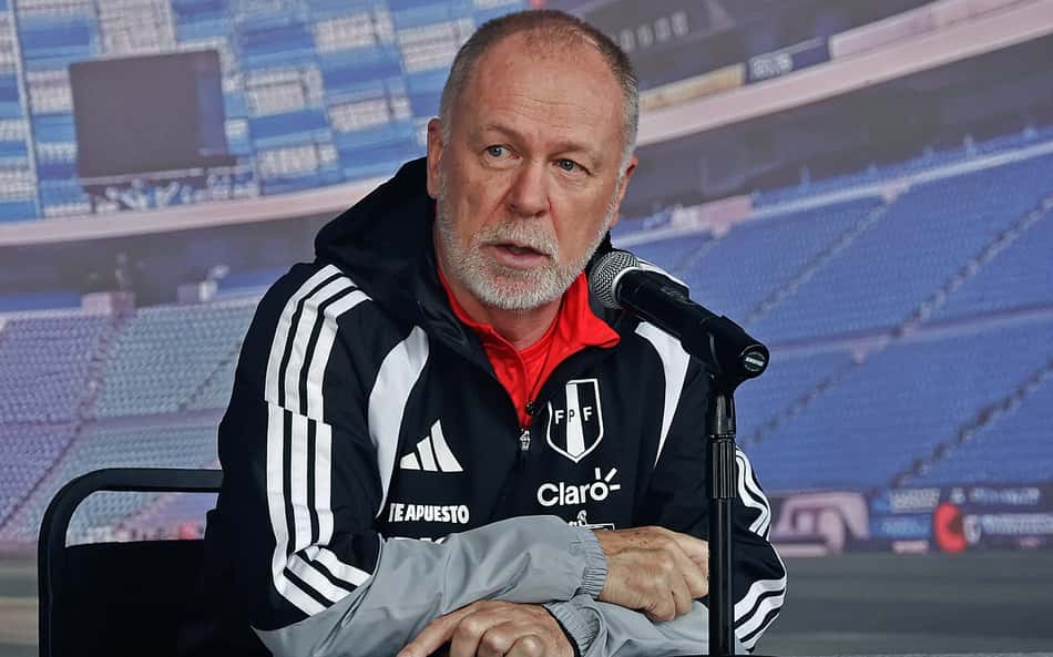 Mano Menezes é o técnico do Peru (Foto: Jose Castanares/AFP)