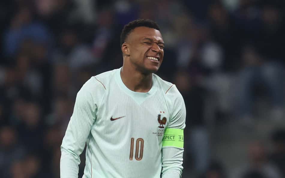 Mbappé em ação pela seleção da França (Foto: FRANCK FIFE / AFP)