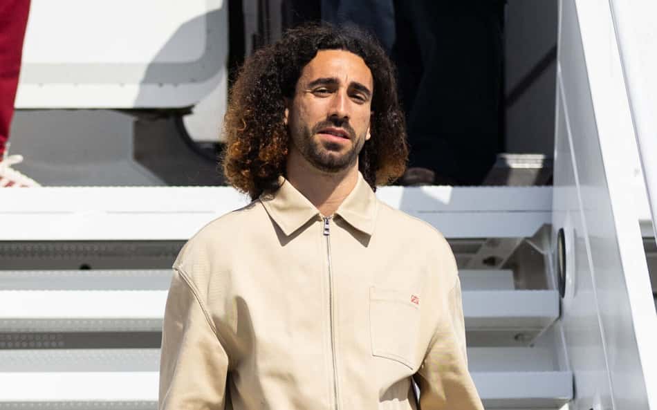 Cucurella chegando de viagem com a seleção da Espanha (Foto: Coral Scoles-Coburn / GETTY IMAGES NORTH AMERICA / Getty Images via AFP)