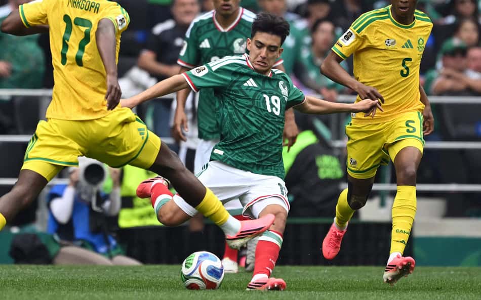 Gilberto Mora entra para lista histórica da Copa do Mundo em México x África do Sul