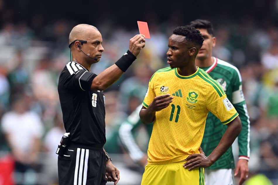 Wilton Pereira Sampaio protagoniza abertura da Copa do Mundo com decisões no VAR (Foto: Yuri Cortez / AFP)