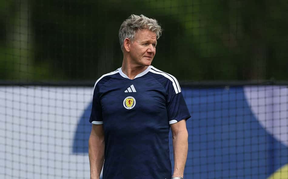 Chef renomado, Gordon Ramsay visita rival do Brasil antes da estreia na Copa