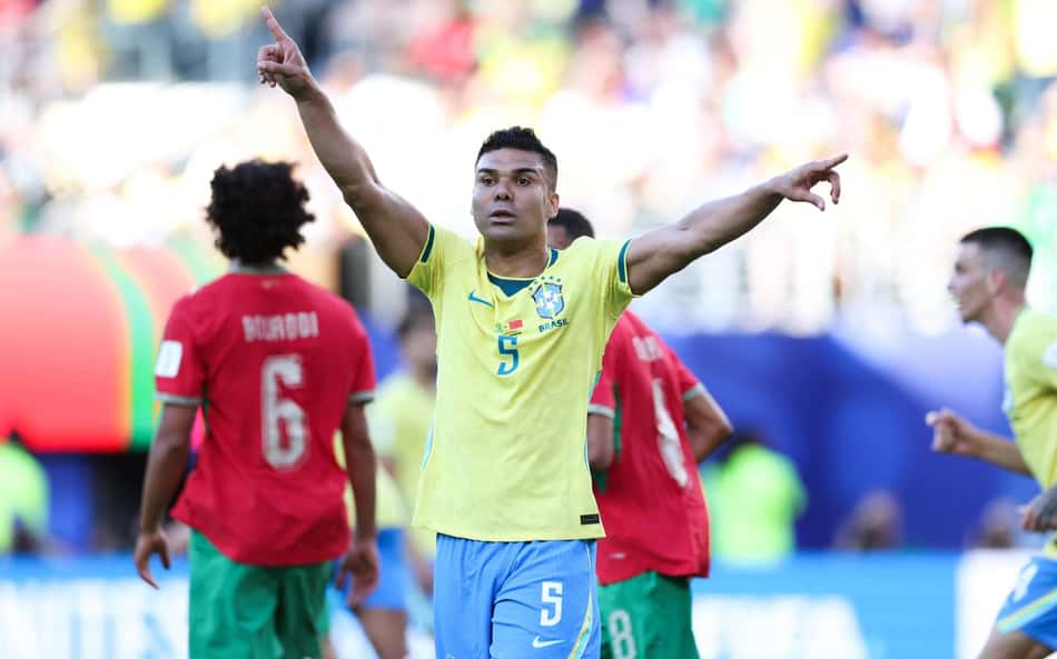 Casemiro está pendurado; sabe com quantos cartões suspende na Copa?