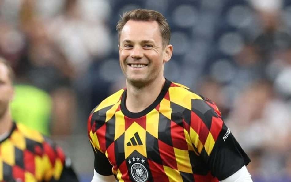 Ídolo da Alemanha, Neuer bate recorde histórico em Copas do Mundo