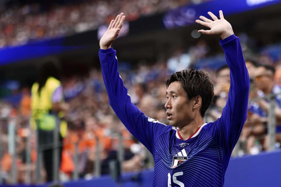 Kamara marcou o segundo gol do Japão (Foto: Aric Becker / AFP)
