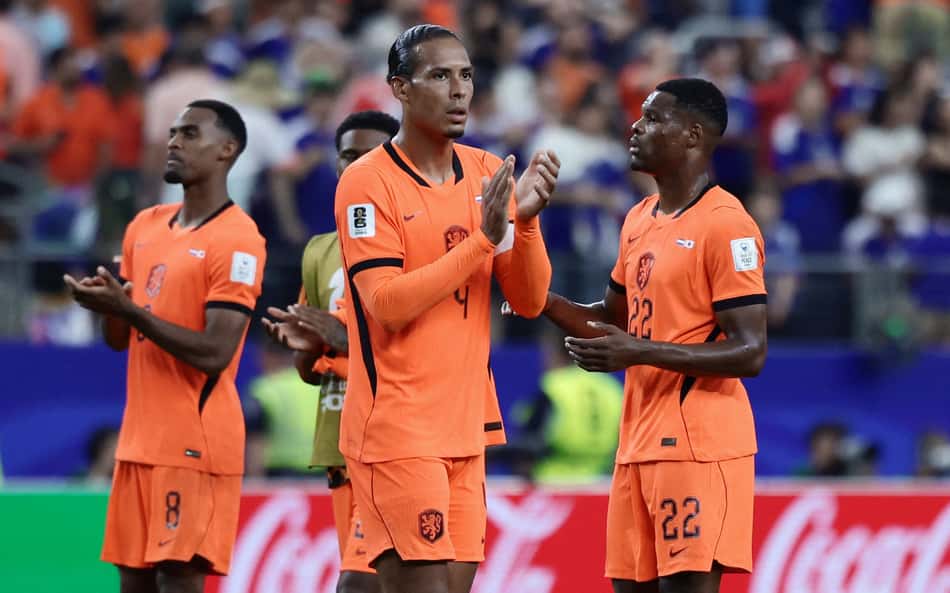 Ex-jogador da Holanda critica Van Dijk após empate contra o Japão: 'um boeing 747 girando'